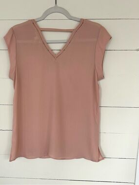 DR2 Women’s Cap Sleeve Blouse Size Medium.